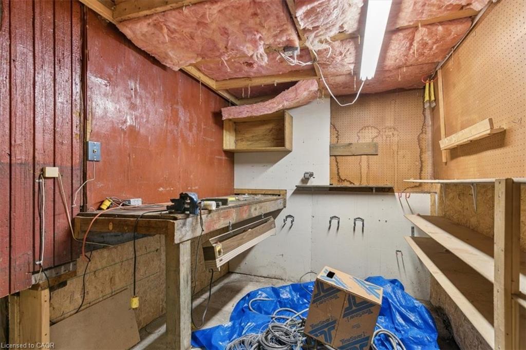 427 Duke Street W Property Photo 24