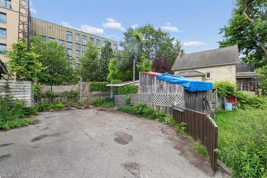 427 Duke Street W Property Photo 30