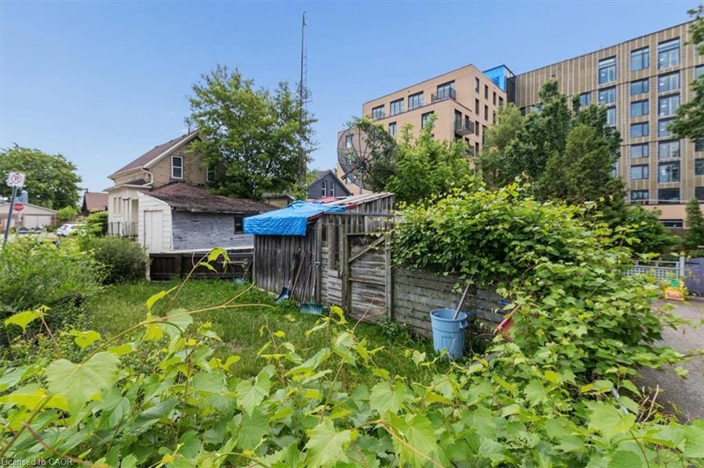427 Duke Street W Property Photo 32