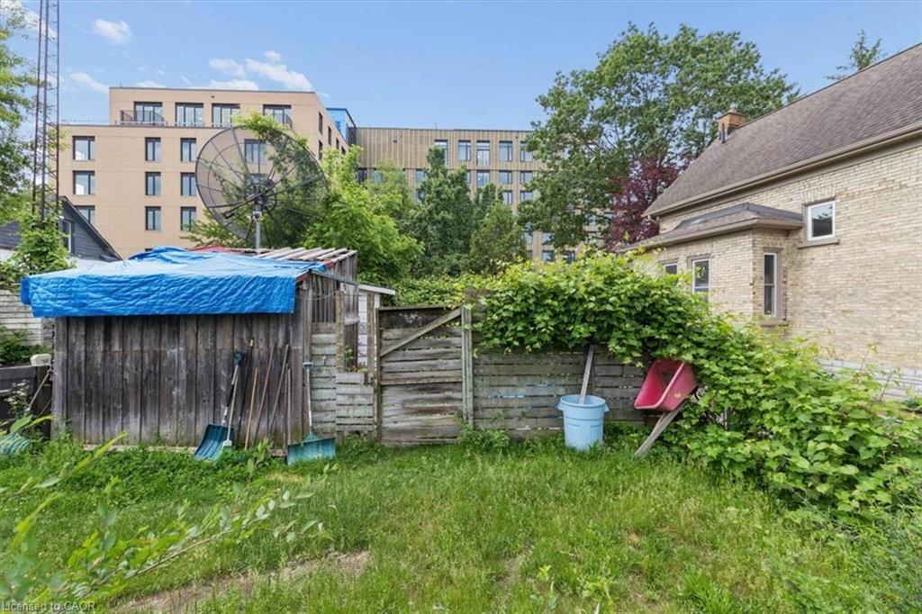 427 Duke Street W Property Photo 33