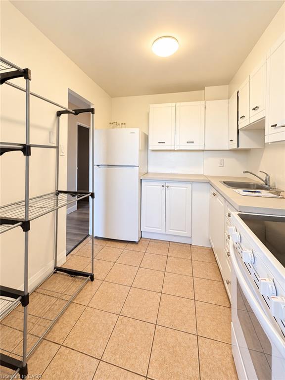 507-183 Lisgar Avenue Property Photo 6