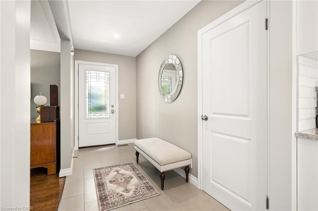 18 Evelyn Crescent Property Photo 6