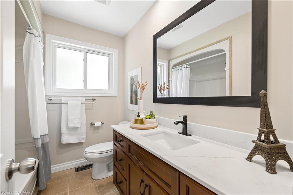 18 Evelyn Crescent Property Photo 15