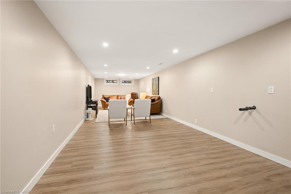 18 Evelyn Crescent Property Photo 19