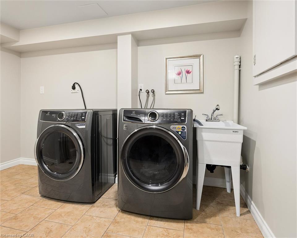 18 Evelyn Crescent Property Photo 23