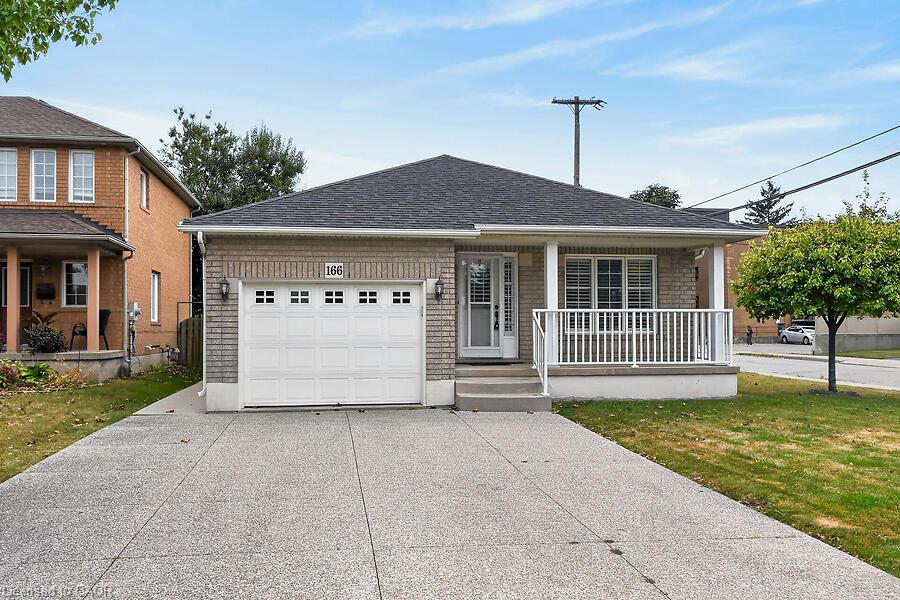 166 Toby Crescent Property Photo 2