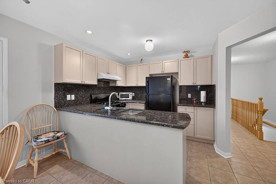 166 Toby Crescent Property Photo 8