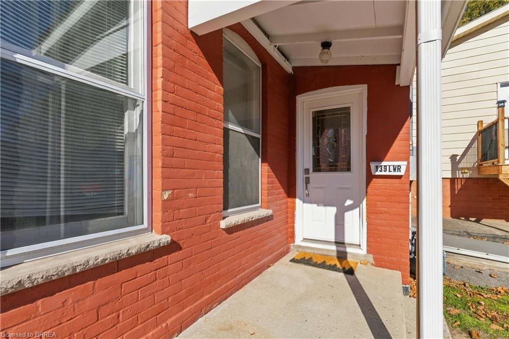 139 Grand River Avenue Property Photo 2