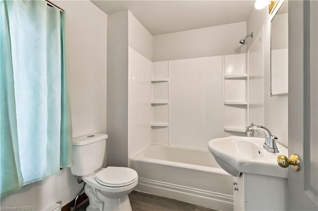 139 Grand River Avenue Property Photo 7