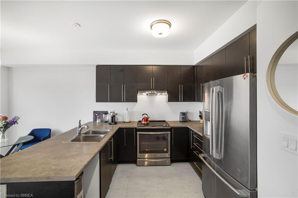 620 Colborne Street W Property Photo 5