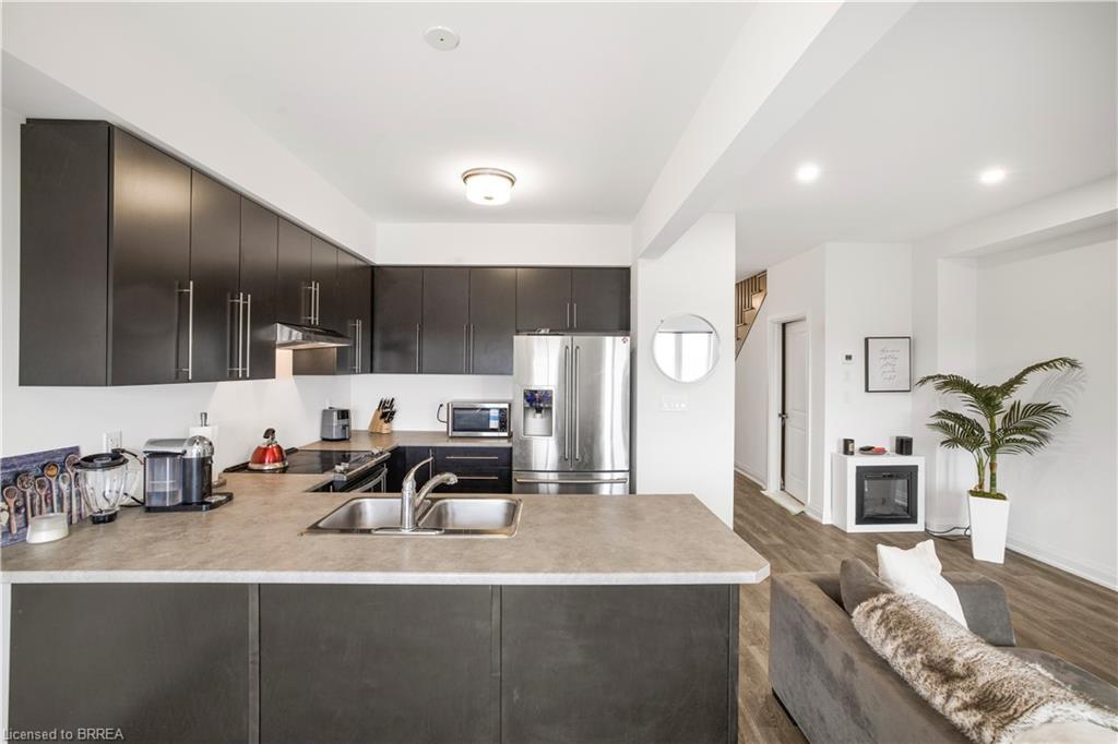620 Colborne Street W Property Photo 6