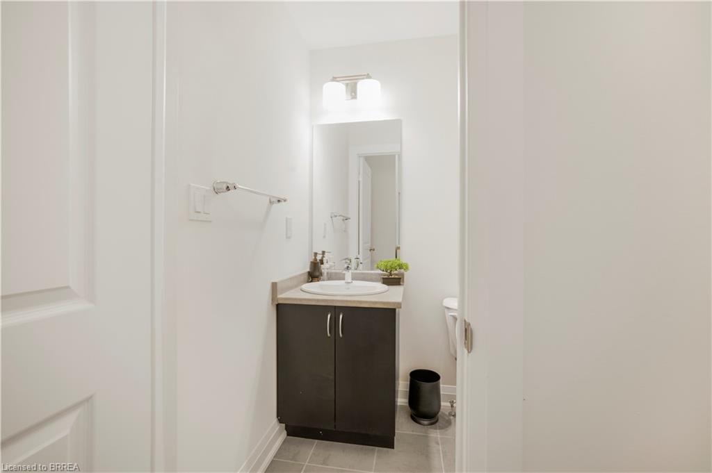 620 Colborne Street W Property Photo 7
