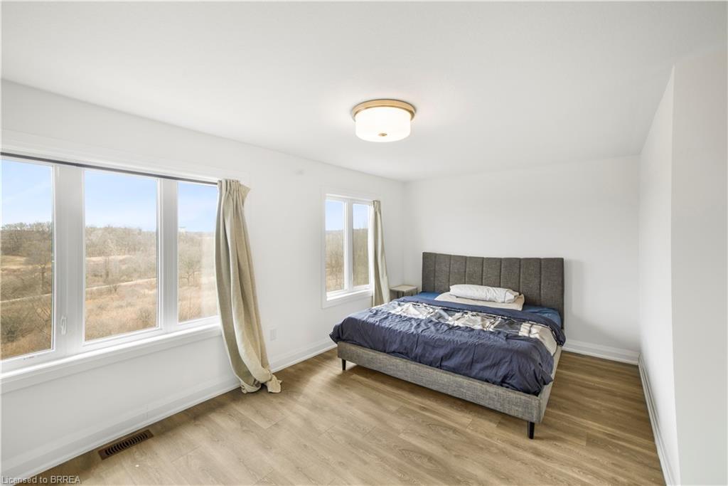 620 Colborne Street W Property Photo 8