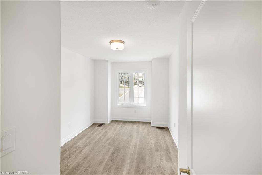 620 Colborne Street W Property Photo 10