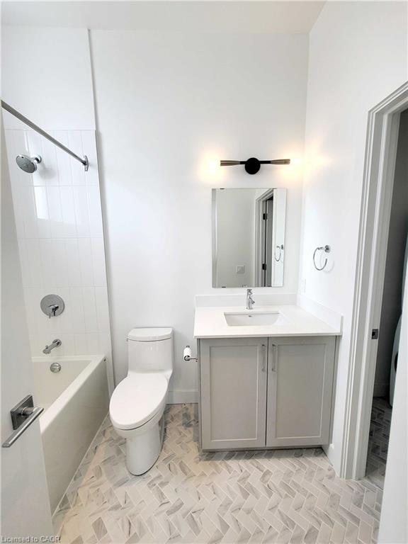 75 Huron Street Property Photo 6