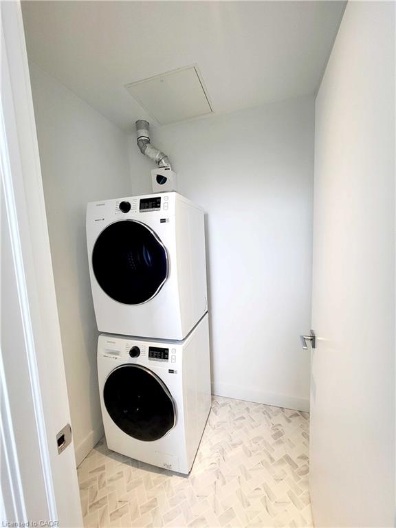 75 Huron Street Property Photo 8