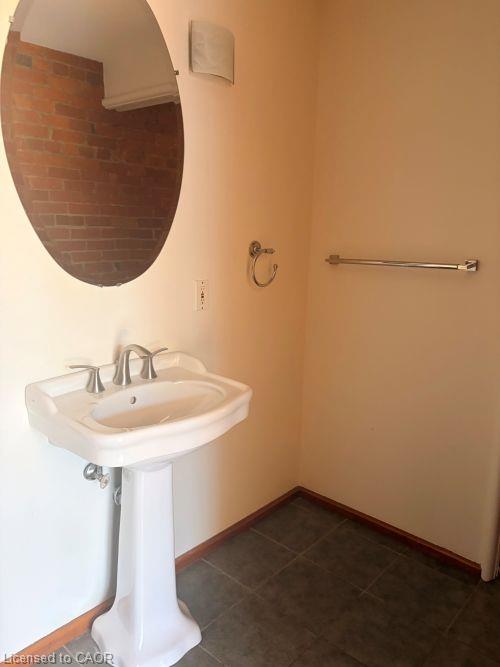 22-357 Hunter Street W Property Photo 10