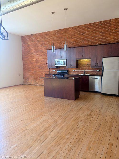 22-357 Hunter Street W Property Photo 13