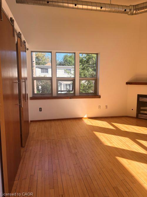 22-357 Hunter Street W Property Photo 16