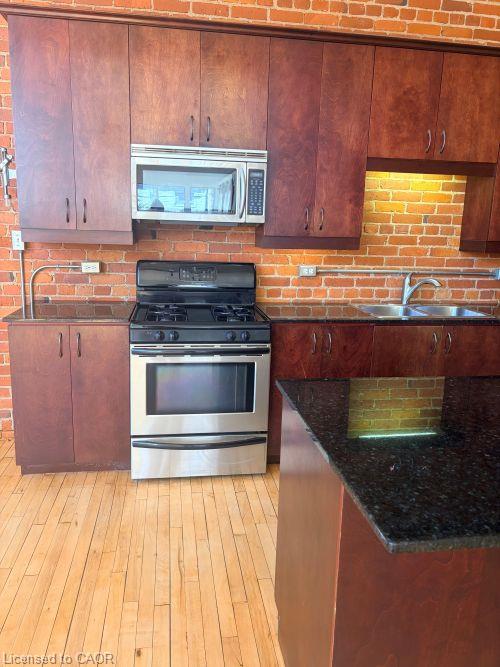 22-357 Hunter Street W Property Photo 24
