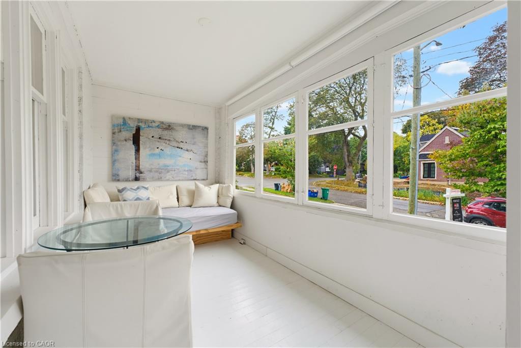 89 Allen Street W Property Photo 6