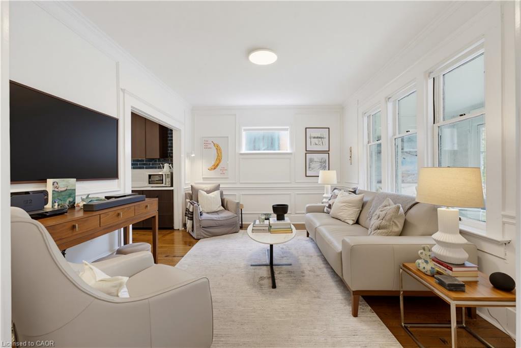 89 Allen Street W Property Photo 8