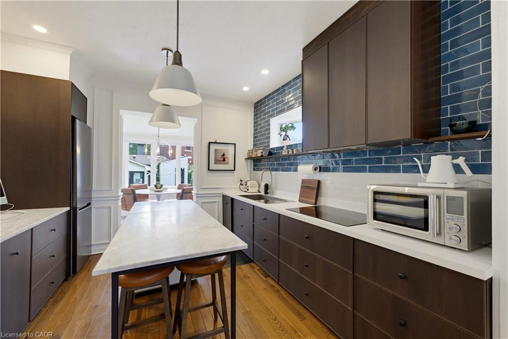 89 Allen Street W Property Photo 9