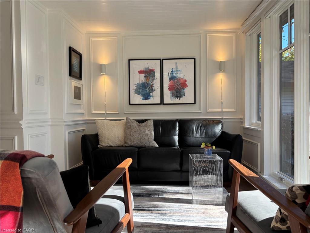 89 Allen Street W Property Photo 15
