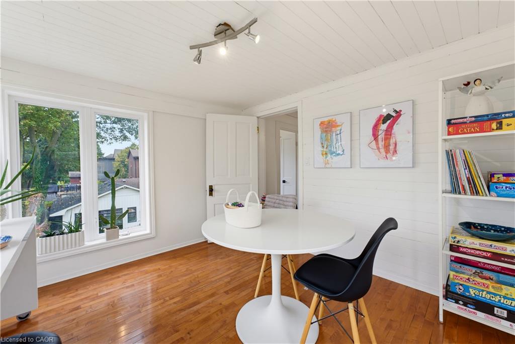 89 Allen Street W Property Photo 22