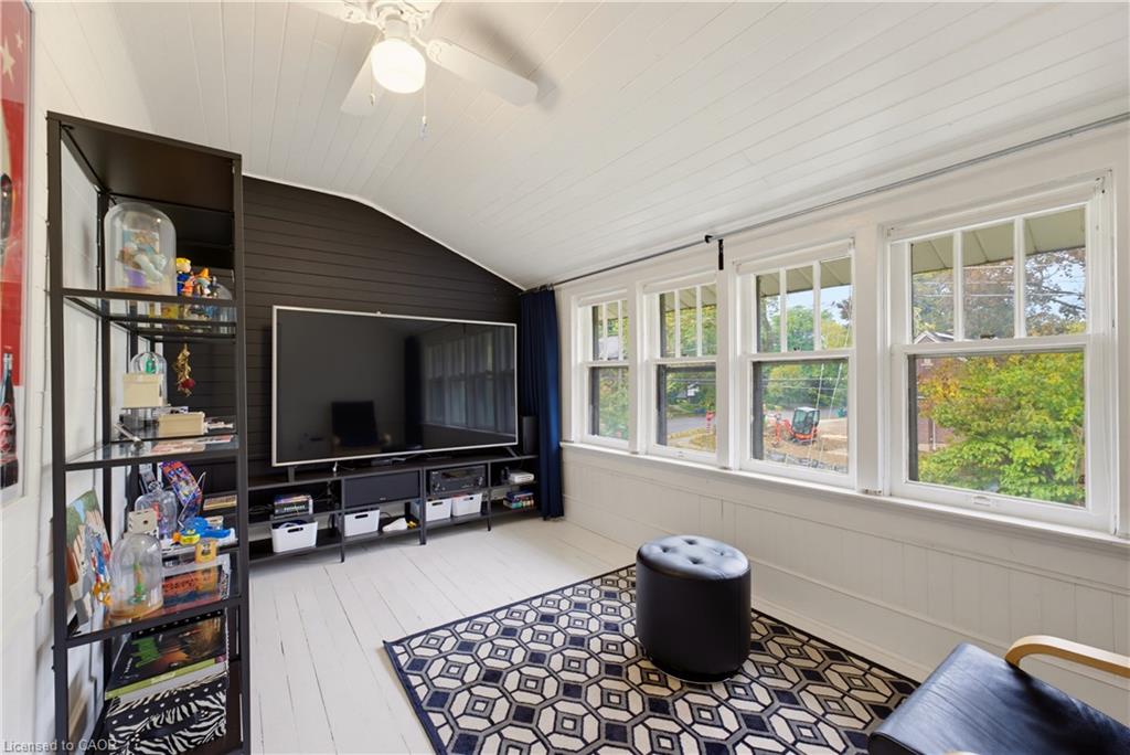 89 Allen Street W Property Photo 23