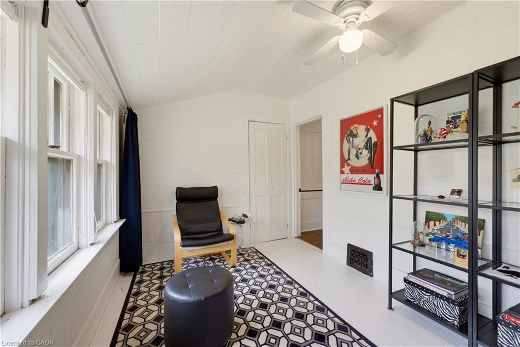 89 Allen Street W Property Photo 24