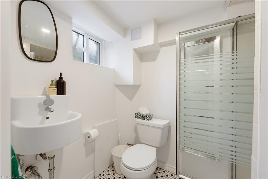 89 Allen Street W Property Photo 28
