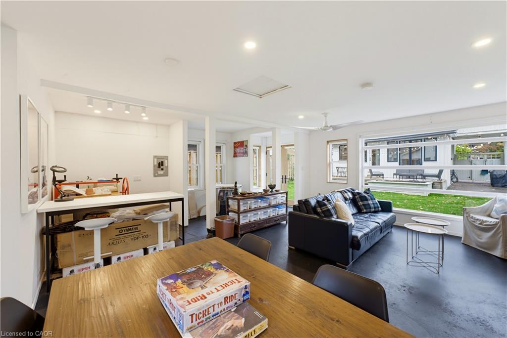 89 Allen Street W Property Photo 34
