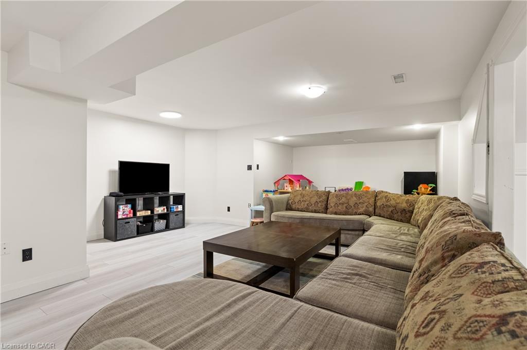 98 Wallace Drive Property Photo 24