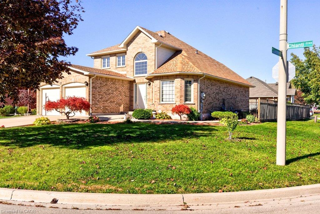 13 Chianti Crescent Property Photo 1