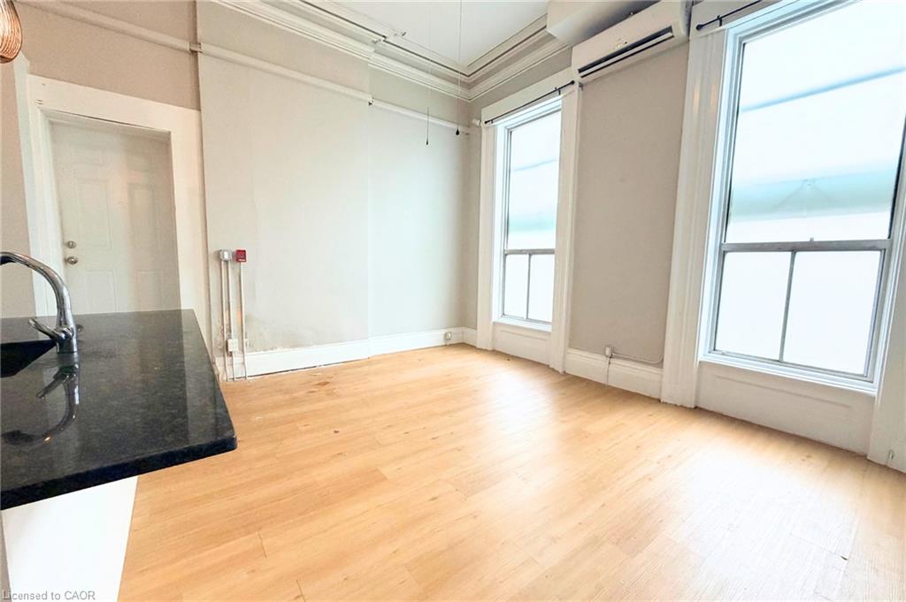 115 Park Street S Property Photo 4
