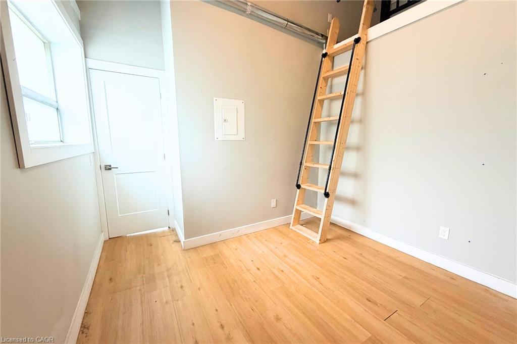 115 Park Street S Property Photo 6