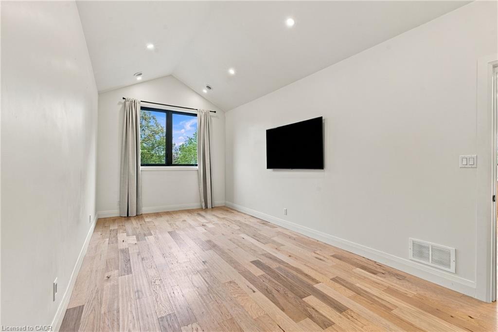 94 Bellingham Drive Property Photo 28