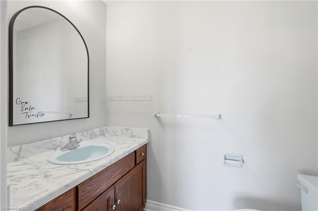 259 Main Street W Property Photo 16