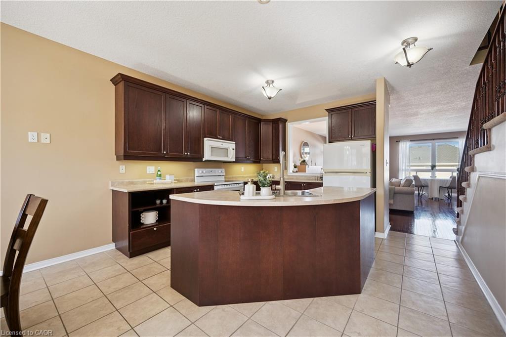 27 Triller Avenue Property Photo 10