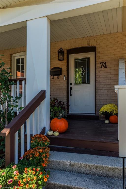 74 Emerald Street N Property Photo 2