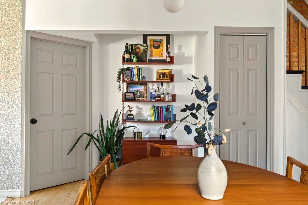 74 Emerald Street N Property Photo 11