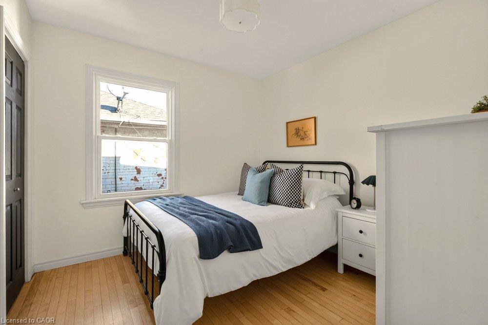 74 Emerald Street N Property Photo 27