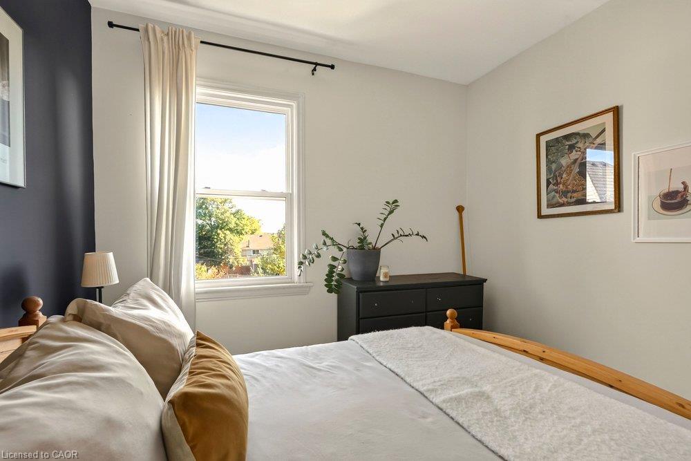 74 Emerald Street N Property Photo 32