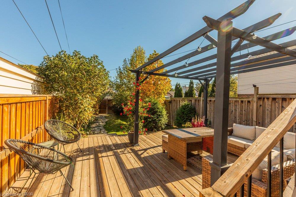 74 Emerald Street N Property Photo 41