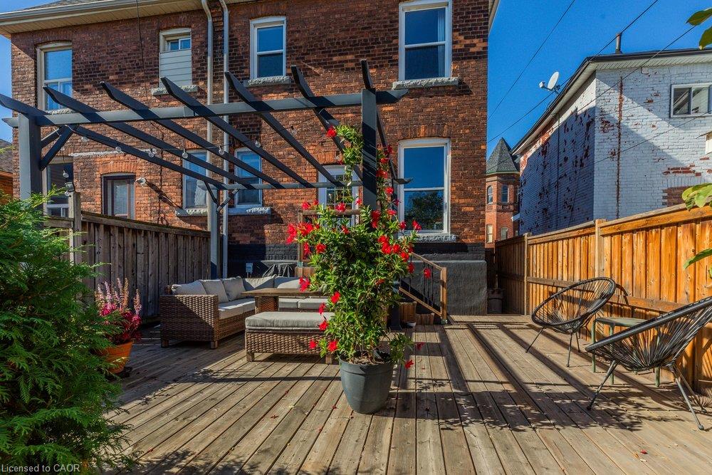 74 Emerald Street N Property Photo 42