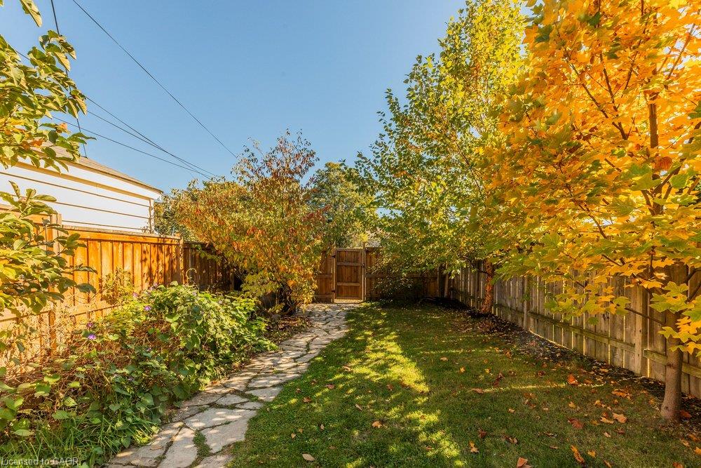 74 Emerald Street N Property Photo 44
