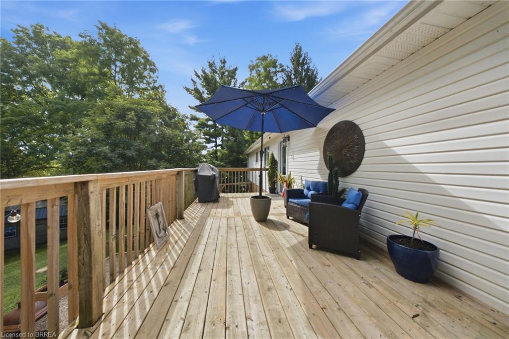 11 Dundas Street W Property Photo 4