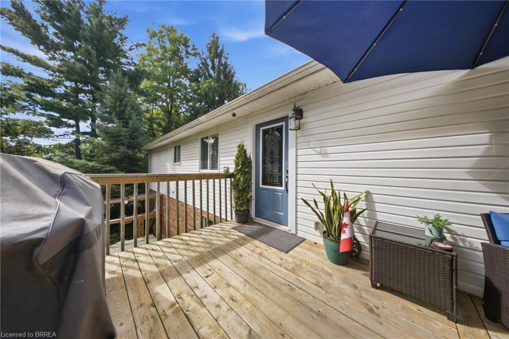 11 Dundas Street W Property Photo 5