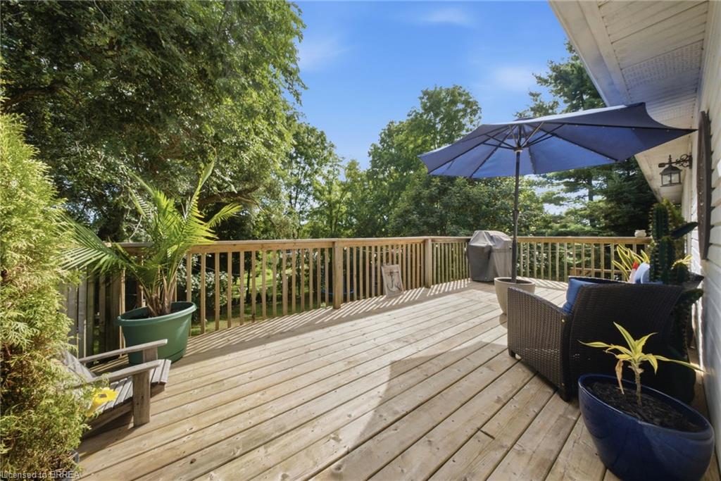 11 Dundas Street W Property Photo 6
